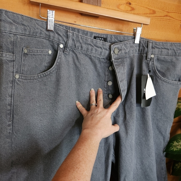 Boohoo Man 💙 NWT Skinny Rigid Dragon Appliqué Gray Jean Streetwear Plus 46 X32" - Picture 4 of 12